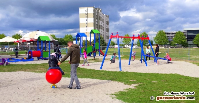3/9 Nowoczesny plac zabaw w parku Górczyńskim