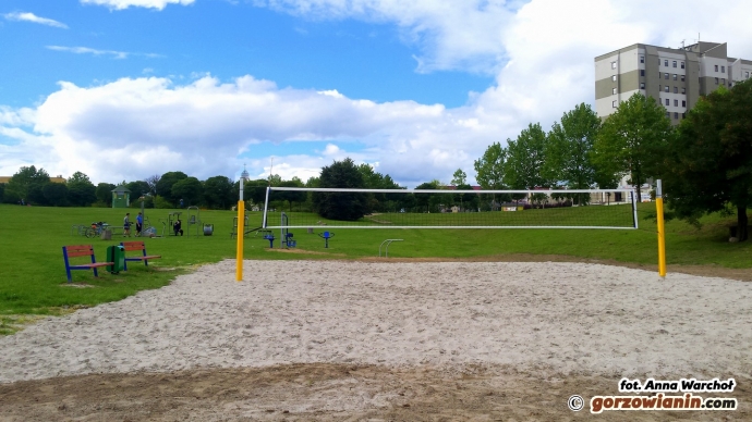 7/9 Nowoczesny plac zabaw w parku Górczyńskim