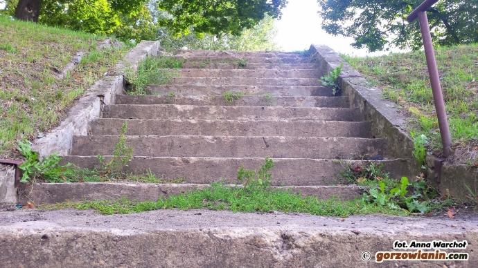 5/7 Dziurawe drogi i chodniki na Słonecznym