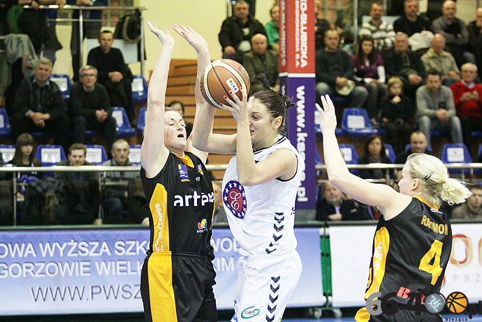 14/42 KSSSE AZS PWSZ Gorzów - Artego Bydgoszcz 68:54