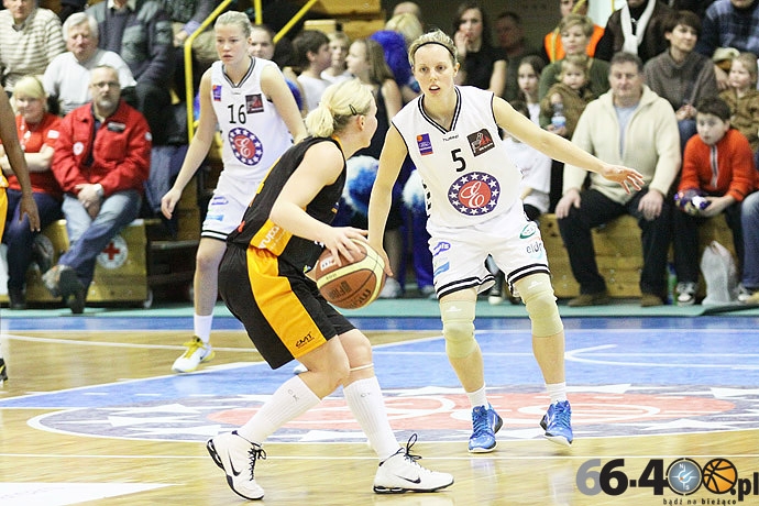 15/42 KSSSE AZS PWSZ Gorzów - Artego Bydgoszcz 68:54