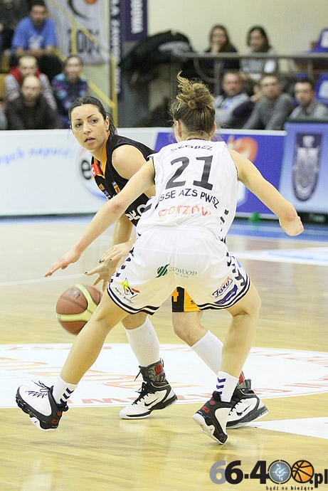 33/42 KSSSE AZS PWSZ Gorzów - Artego Bydgoszcz 68:54