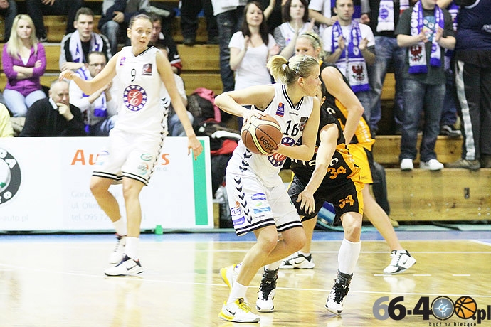 40/42 KSSSE AZS PWSZ Gorzów - Artego Bydgoszcz 68:54
