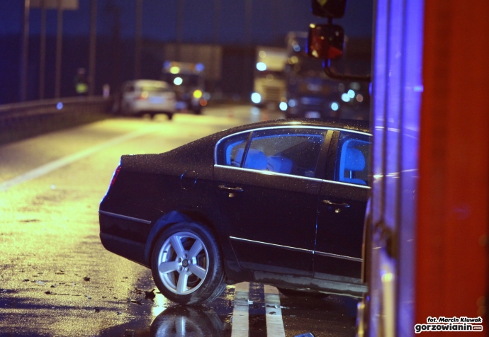 3/9 Czołówka audi i passata na S3