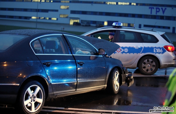 8/9 Czołówka audi i passata na S3