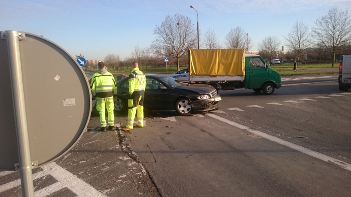 4/5 Zderzenie forda z oplem na Okulickiego