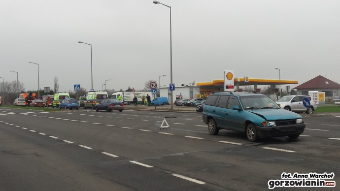 4/9 Zderzenie opla i audi na Kasprzaka