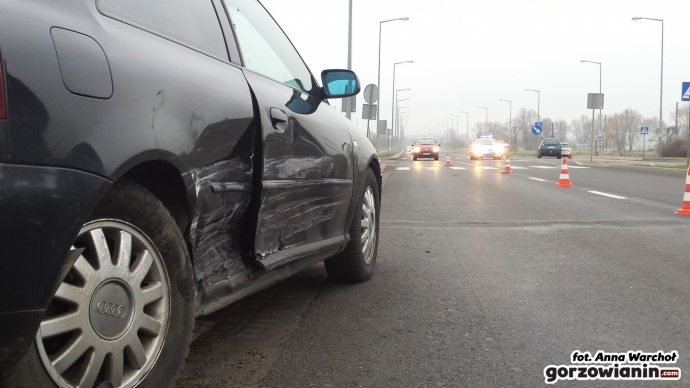 8/9 Zderzenie opla i audi na Kasprzaka