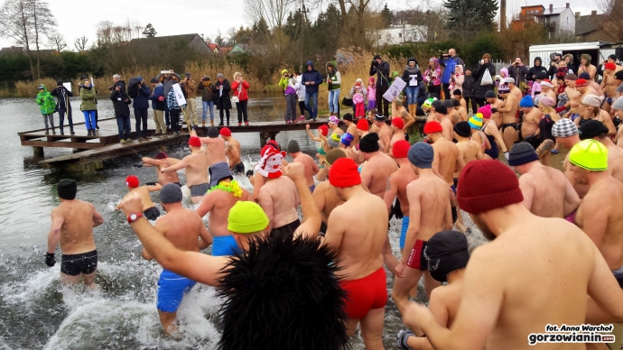 3/19 Gorzowskie morsy biły rekord Guinnessa 