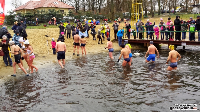 10/19 Gorzowskie morsy biły rekord Guinnessa 