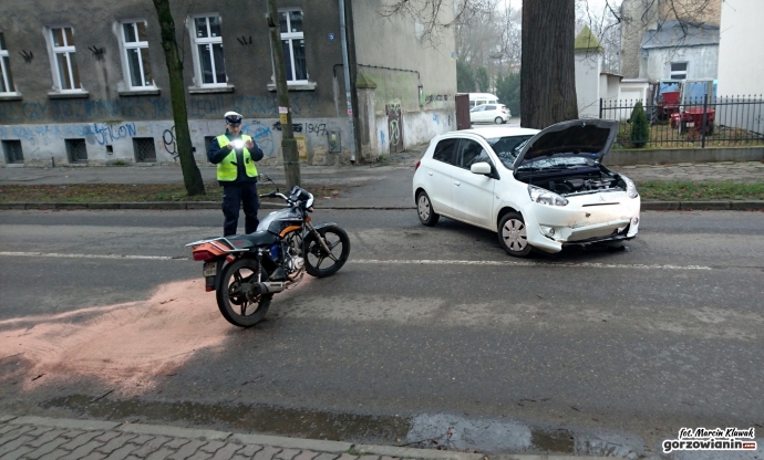 1/5 Mitsubishi potrąciło motocyklistkę 