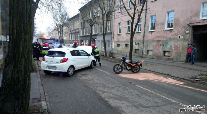 4/5 Mitsubishi potrąciło motocyklistkę 