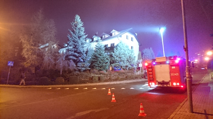 3/4 Próbował okraść mieszkanie. Schował się na dachu