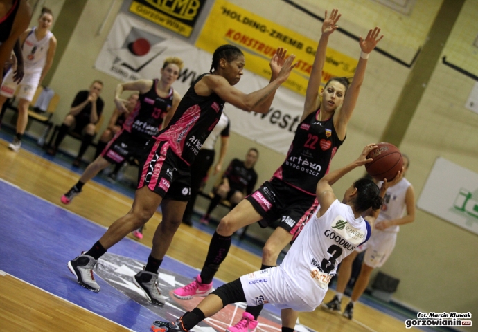 16/18 KSSSE AZS PWSZ Gorzów – Artego Bydgoszcz 65:71