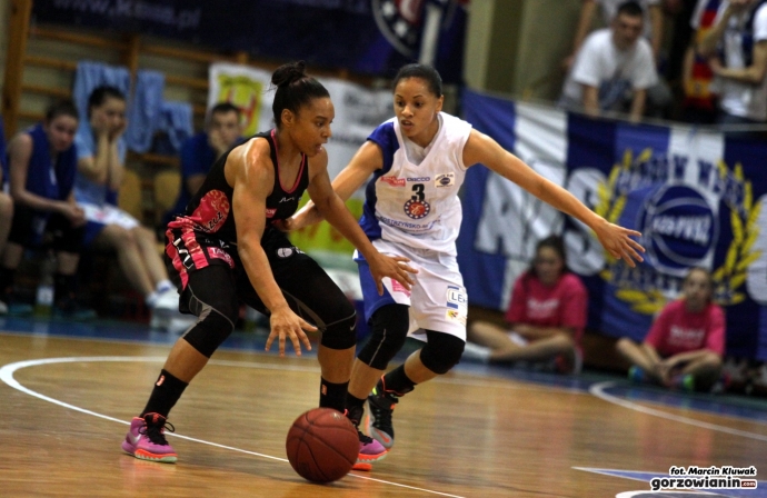 18/18 KSSSE AZS PWSZ Gorzów – Artego Bydgoszcz 65:71