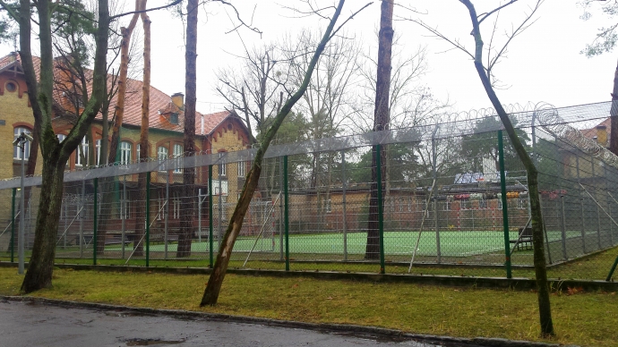 8/8 Poszukiwany 29-letni zabójca. Uciekł ze szpitala psychiatrycznego