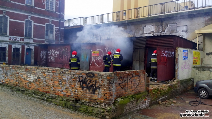 3/6 Pożar blaszaków na bulwarze