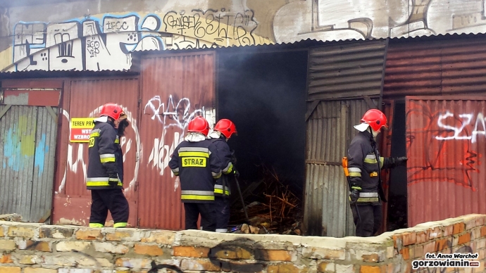 4/6 Pożar blaszaków na bulwarze