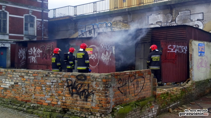 6/6 Pożar blaszaków na bulwarze