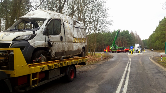 9/14 Cysterna z LPG w rowie na DK 22