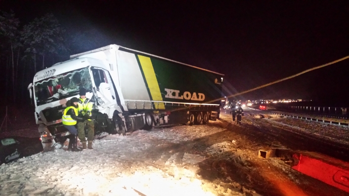 4/5 Karambol na trasie S3