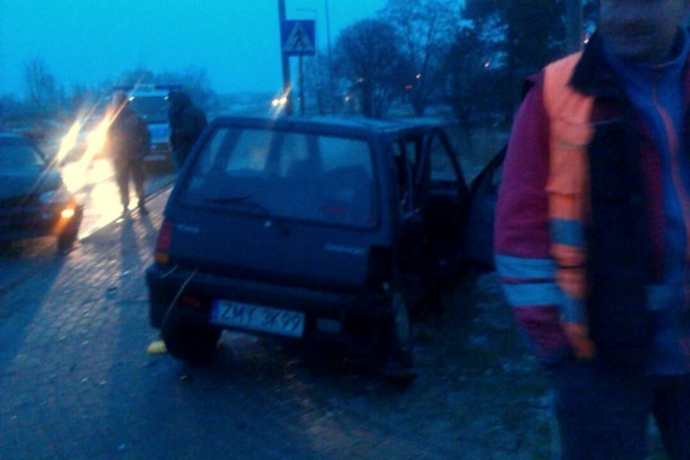 4/4 Zderzenie dwóch aut przy TPV