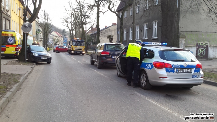 4/6 Zderzenie fiesty i touarega na Wyszyńskiego