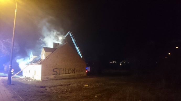 4/5 Pożar domu przy ul. Koniawskiej w Gorzowie