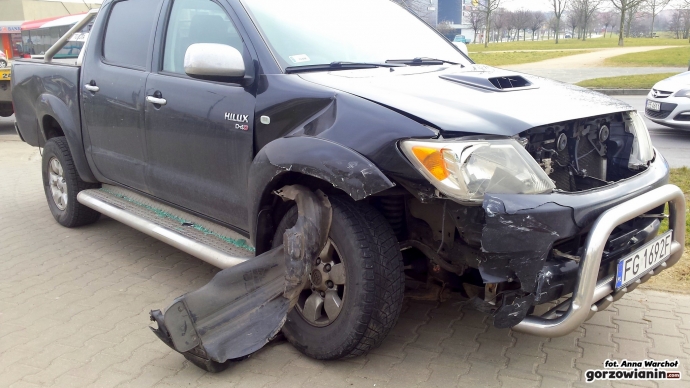 7/10 Zderzenie forda i toyoty na Okulickiego 