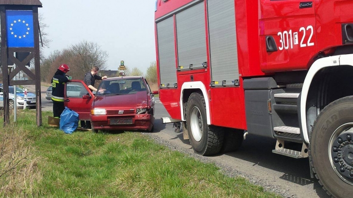 2/5 Kolizja na drodze do Wawrowa