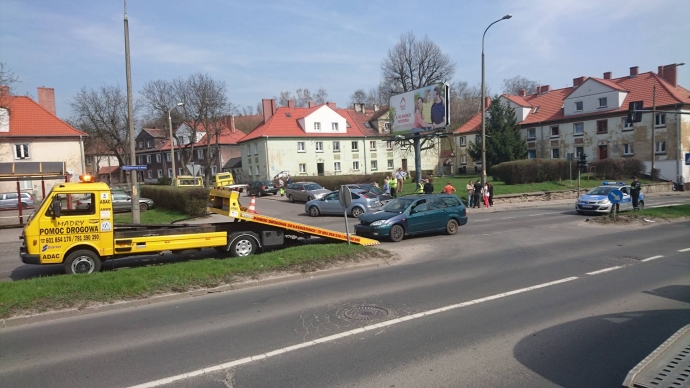 6/6 Ford zderzył się z volkswagenem