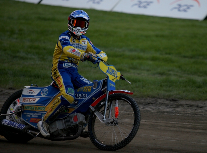 9/9 Stal mocna na własnym torze 