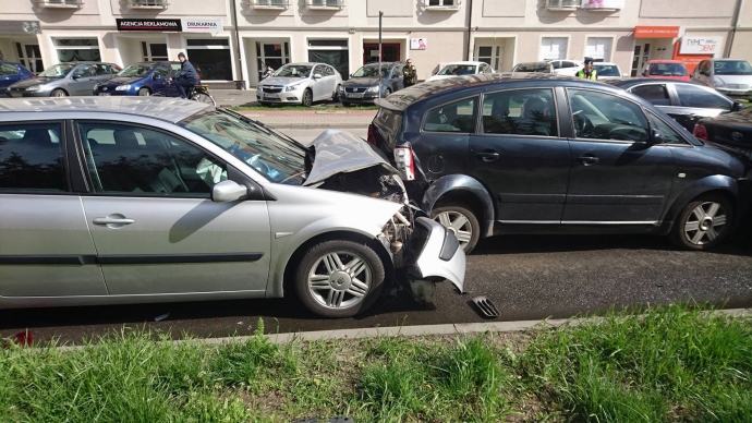 3/6 Zderzenie pięciu aut na Wyszyńskiego