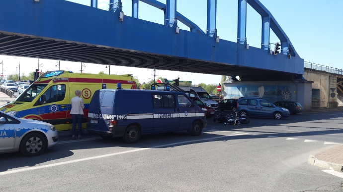 7/7 Motocyklista uniknął czołówki z passatem