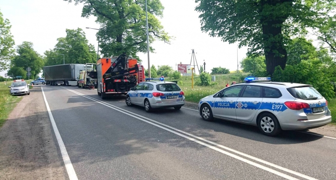 4/11 Zmiażdżona skoda po czołówce z ciężarówką