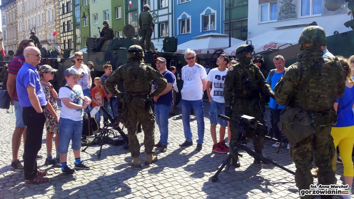 5/12 Piknik wojskowy na Starym Rynku