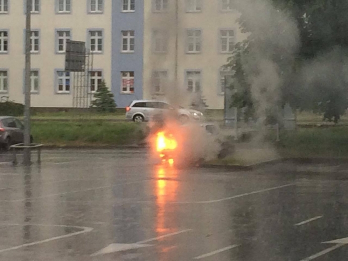 15/19 Z dużej chmury mała burza