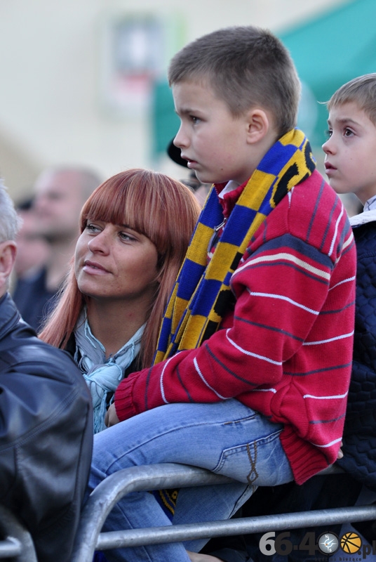 6/40 Powitanie Tomasza Golloba - Indywidualnego Mistrza Świata 2010