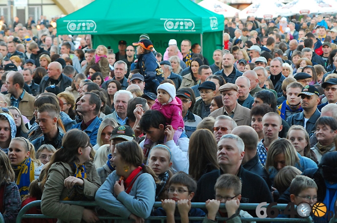 10/40 Powitanie Tomasza Golloba - Indywidualnego Mistrza Świata 2010