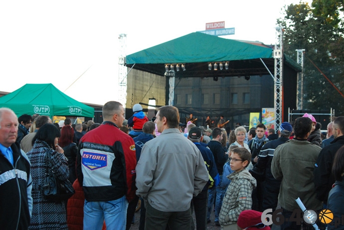 11/40 Powitanie Tomasza Golloba - Indywidualnego Mistrza Świata 2010