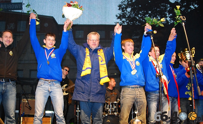 25/40 Powitanie Tomasza Golloba - Indywidualnego Mistrza Świata 2010