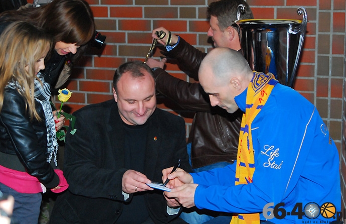 27/40 Powitanie Tomasza Golloba - Indywidualnego Mistrza Świata 2010