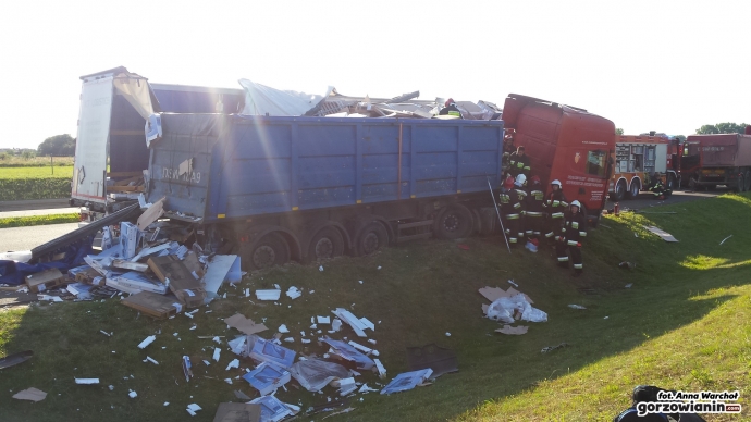 3/9 Karambol z udziałem ciężarówek na S3