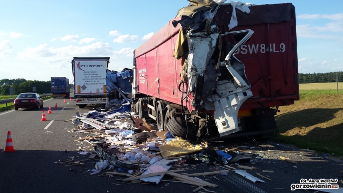 5/9 Karambol z udziałem ciężarówek na S3