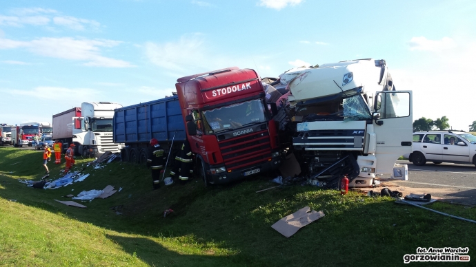 7/9 Karambol z udziałem ciężarówek na S3
