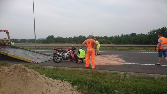 5/7 Wypadek motocykla i opla na S3