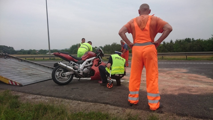 7/7 Wypadek motocykla i opla na S3