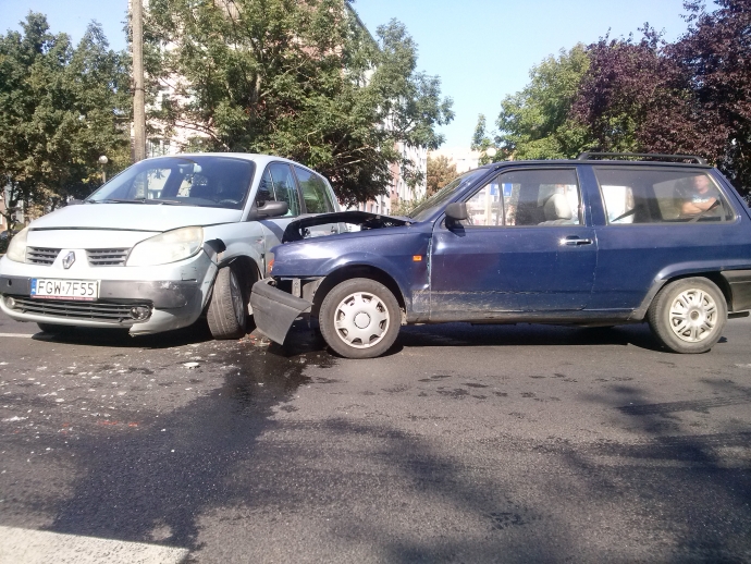 5/5 Zderzenie volkswagena i renault
