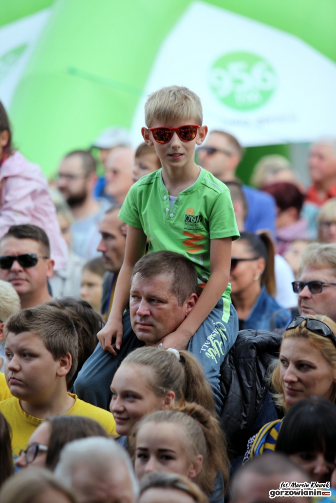 6/20 Mistrzowska Stal powitana na bulwarze