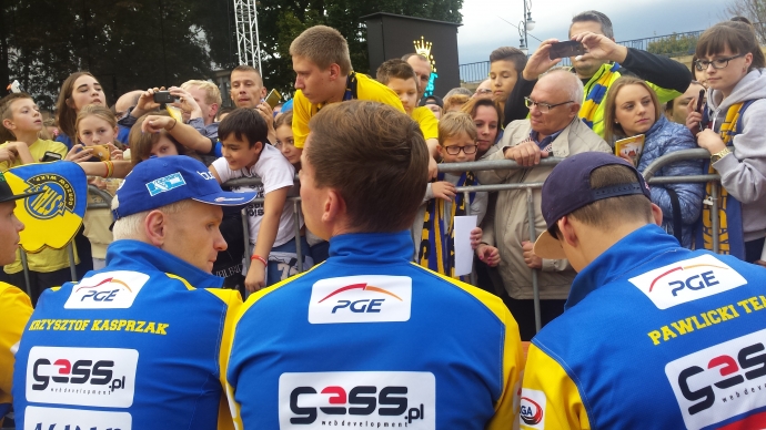 19/20 Mistrzowska Stal powitana na bulwarze